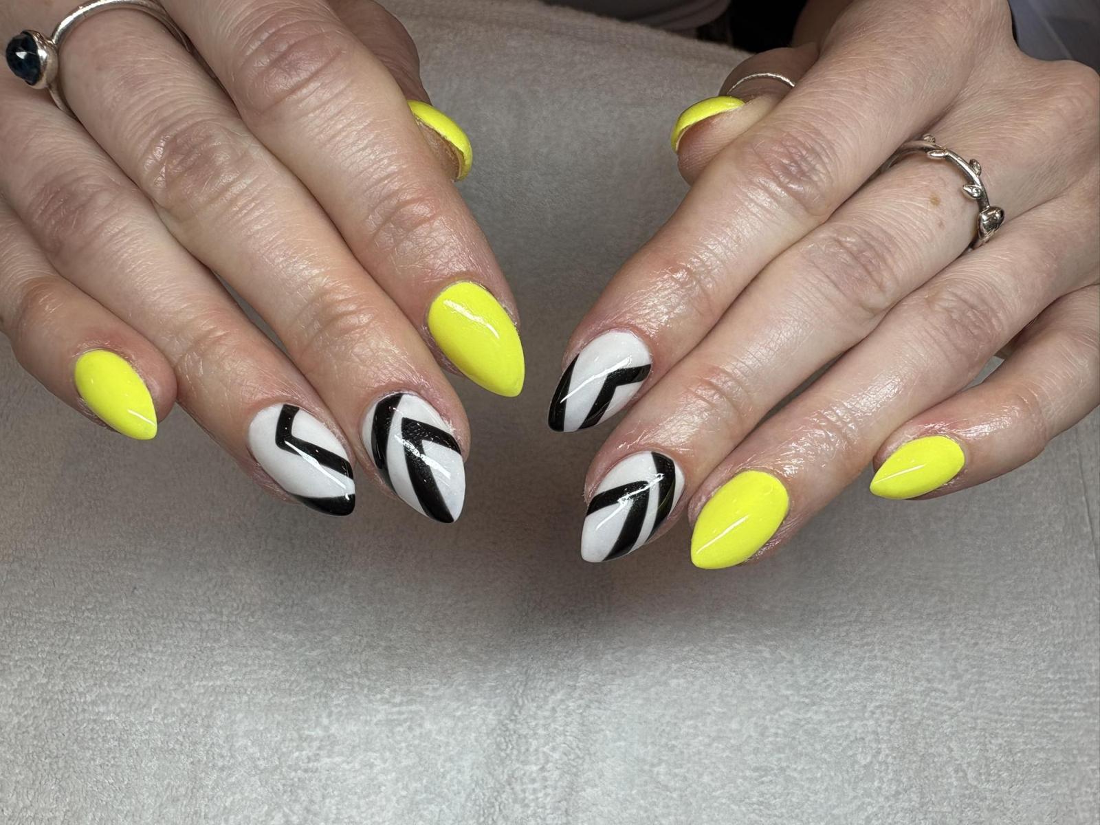 Lovely Nails Salon photo 4