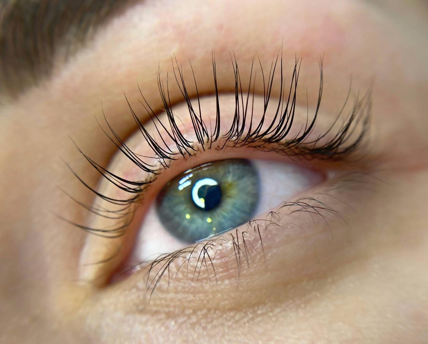 Above The Necklace Beauty photo 3