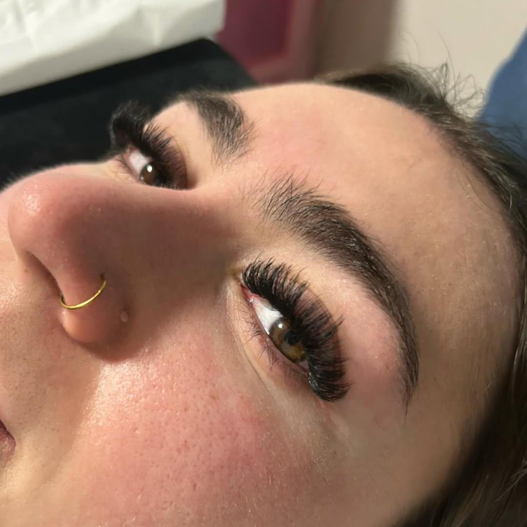 Heather Lashes photo 1